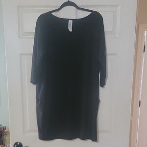 Zenana Outfitters Black Tunic Dress with Three-Quarter Sleeves